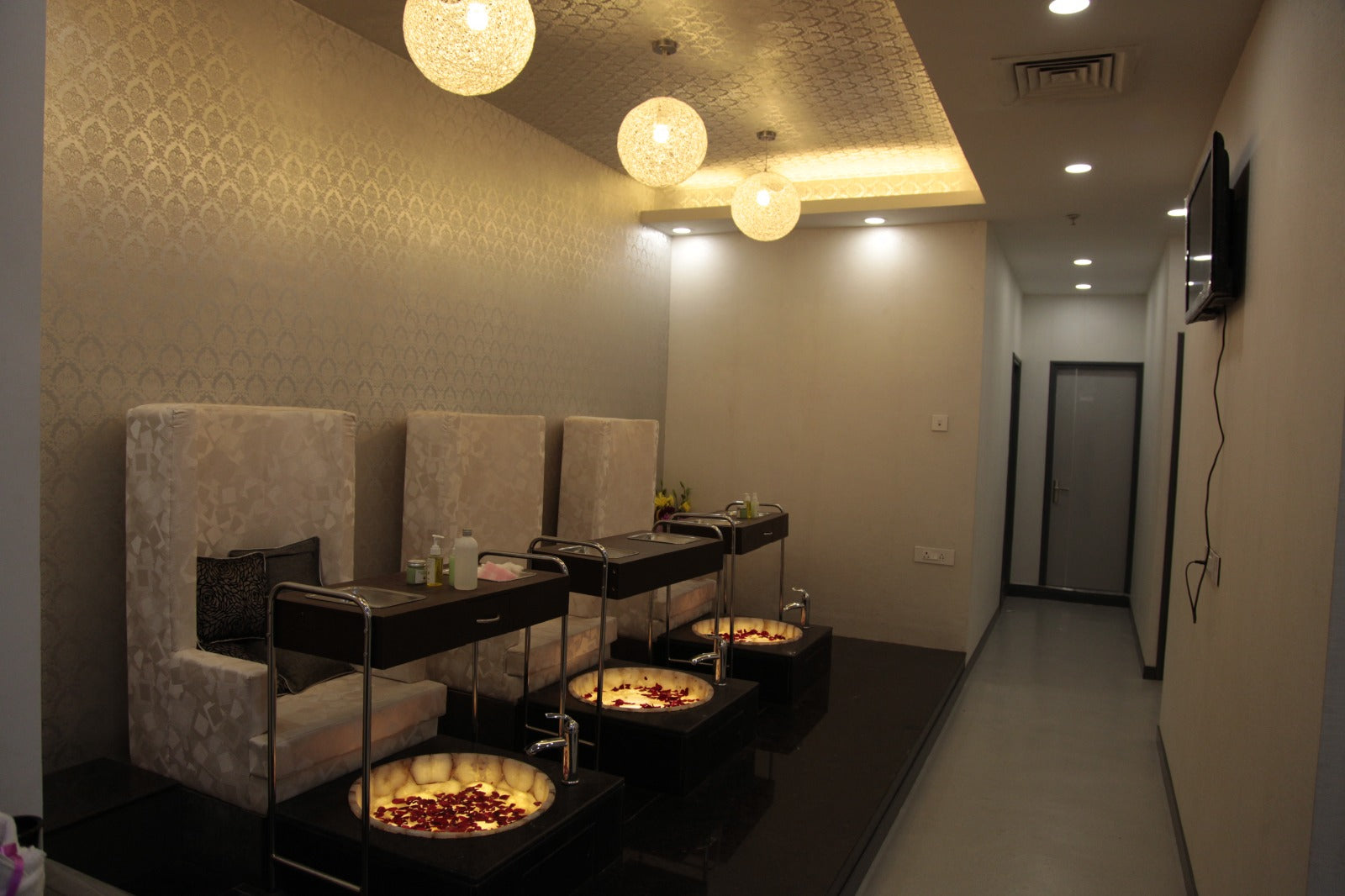 best unisex salon on tonk road jaipur